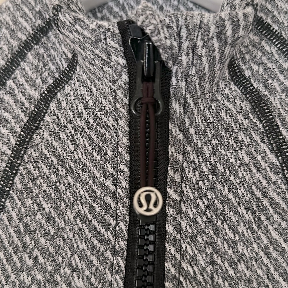 LULULEMON Define Hip-Length Jacket Women’s size 6 🩶🖤 Gray White Black - Picture 5 of 14